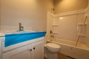 359 Oakmont Dr, Commercial Point, OH 43116 - Photo 10