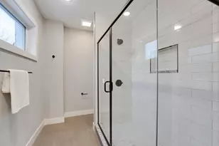 389-391 Berkeley Rd, Columbus, OH 43205 - Photo 16