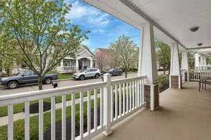4642 Snowy Meadow Dr, Grove City, OH 43123 - Photo 2