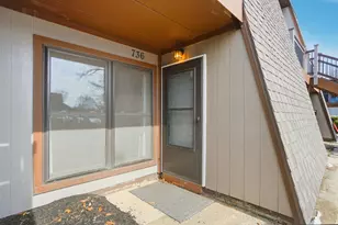 736 Worthington Forest Pl, Columbus, OH 43229 - Photo 4