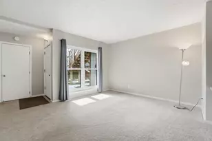 736 Worthington Forest Pl, Columbus, OH 43229 - Photo 6
