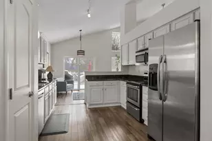 9230 Echo Hill Ct, Columbus, OH 43240 - Photo 8