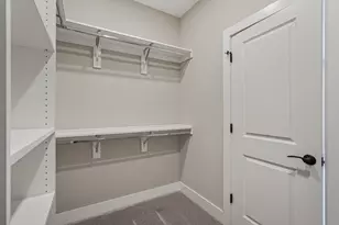 282 Dickenson St, Columbus, OH 43215 - Photo 34