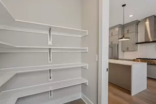 282 Dickenson St, Columbus, OH 43215 - Photo 20