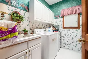 895 Linworth Village Dr, Columbus, OH 43235 - Photo 10