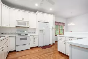 895 Linworth Village Dr, Columbus, OH 43235 - Photo 12