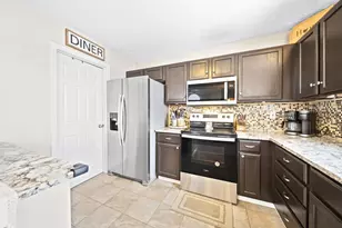 1276 4 Star Dr E, Galloway, OH 43119 - Photo 8