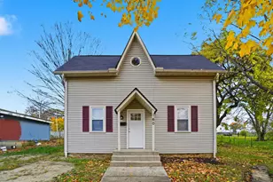 160 E Race St, Mechanicsburg, OH 43044 - Photo 2