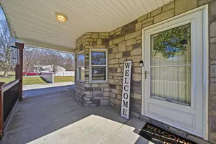 5382 Kirkwood Dr, Grove City, OH 43123 - Photo 2