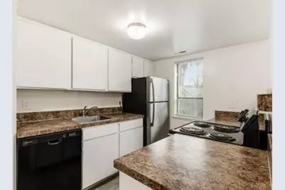 4692 Charecote Lane #E, Columbus, OH 43220 - Photo 8