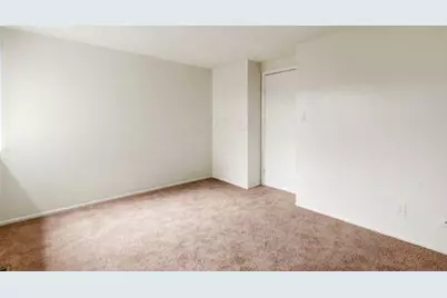 4692 Charecote Lane #E, Columbus, OH 43220 - Photo 12