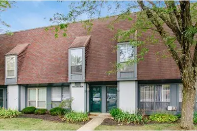 4692 Charecote Lane #E, Columbus, OH 43220 - Photo 4