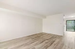 4692 Charecote Ln, Columbus, OH 43220 - Photo 4