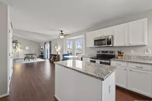 1157 Onaway Ct, Columbus, OH 43228 - Photo 4