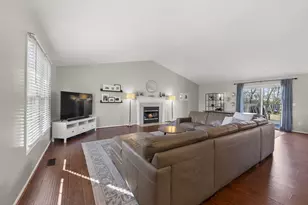 1157 Onaway Ct, Columbus, OH 43228 - Photo 6