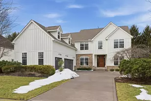 3085 McCammon Chase Dr, Lewis Center, OH 43035 - Photo 2