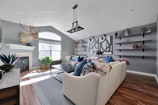 3963 Dinon Dr, Columbus, OH 43221 - Photo 8