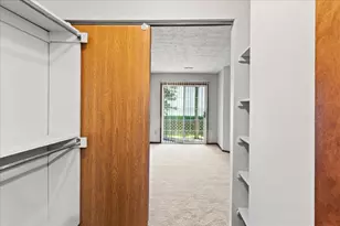 6418 Reflections Dr, Dublin, OH 43017 - Photo 16