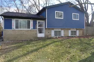 4560 Stonehedge Rd, Columbus, OH 43231 - Photo 1