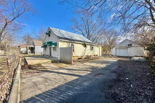 3271 Dover Rd, Columbus, OH 43204 - Photo 2