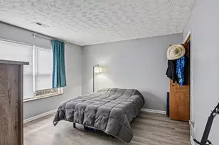 793 Crevis Ln, Columbus, OH 43228 - Photo 10