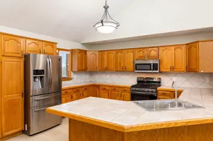 7641 Kinney Rd, Mount Vernon, OH 43050 - Photo 6