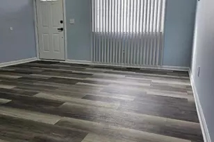 3516 Meadow Valley St, Columbus, OH 43207 - Photo 4