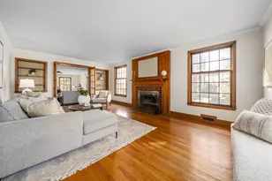 2731 E Broad St, Columbus, OH 43209 - Photo 4