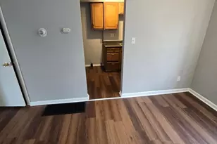 857 Regina Ct, Columbus, OH 43204 - Photo 10