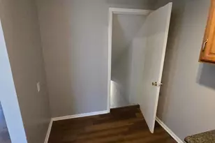 857 Regina Ct, Columbus, OH 43204 - Photo 12