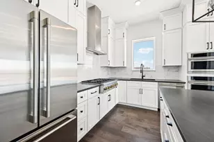 270 Dickenson St, Columbus, OH 43215 - Photo 2