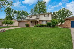 1852 Balsamridge Rd, Columbus, OH 43229 - Photo 2