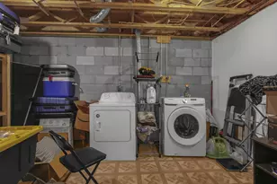 1010 Hartford Village Blvd, Columbus, OH 43228 - Photo 30