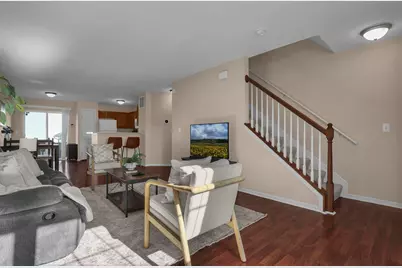 1010 Hartford Village Boulevard, Columbus, OH 43228 - Photo 8