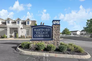 1010 Hartford Village Blvd, Columbus, OH 43228 - Photo 4