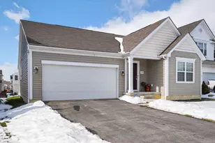 725 Flowering Cherry Ct, Blacklick, OH 43004 - Photo 2