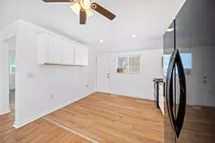 964 E Weber Rd, Columbus, OH 43211 - Photo 8