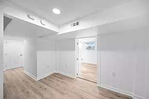 964 E Weber Rd, Columbus, OH 43211 - Photo 24