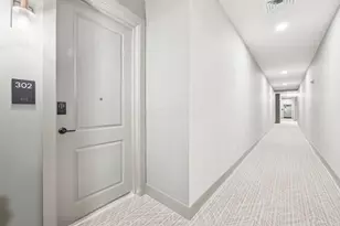 270 Dickenson St, Columbus, OH 43215 - Photo 2