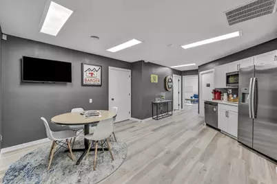 1824 E Broad Street #B, Columbus, OH 43203 - Photo 12