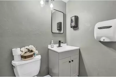 1824 E Broad Street #B, Columbus, OH 43203 - Photo 20