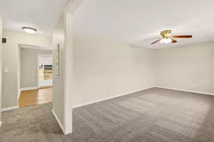 200 Meadow Dr, Circleville, OH 43113 - Photo 8