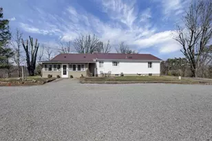 26039 State Route 180, Rockbridge, OH 43149 - Photo 12