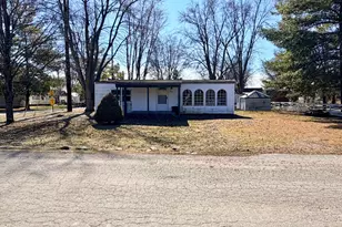 8017 Hamilton St, Washington Court House, OH 43160 - Photo 2