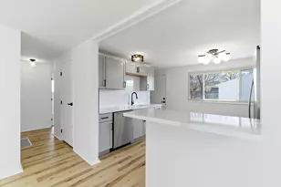 1884 Barnett Ct W, Columbus, OH 43227 - Photo 14