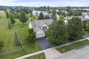6351 Beaumont Square, Lewis Center, OH 43035 - Photo 2