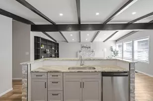 984 Sunbury Rd, Columbus, OH 43219 - Photo 16