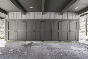 984 Sunbury Rd, Columbus, OH 43219 - Photo 4