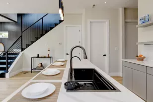 1042 McAllister Ave, Columbus, OH 43205 - Photo 12