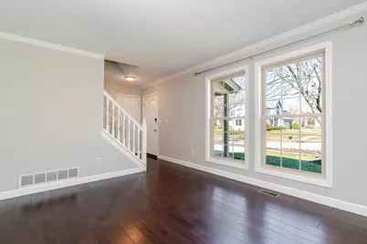 299 Sherwood Meadows Drive, Columbus, OH 43230 - Photo 2